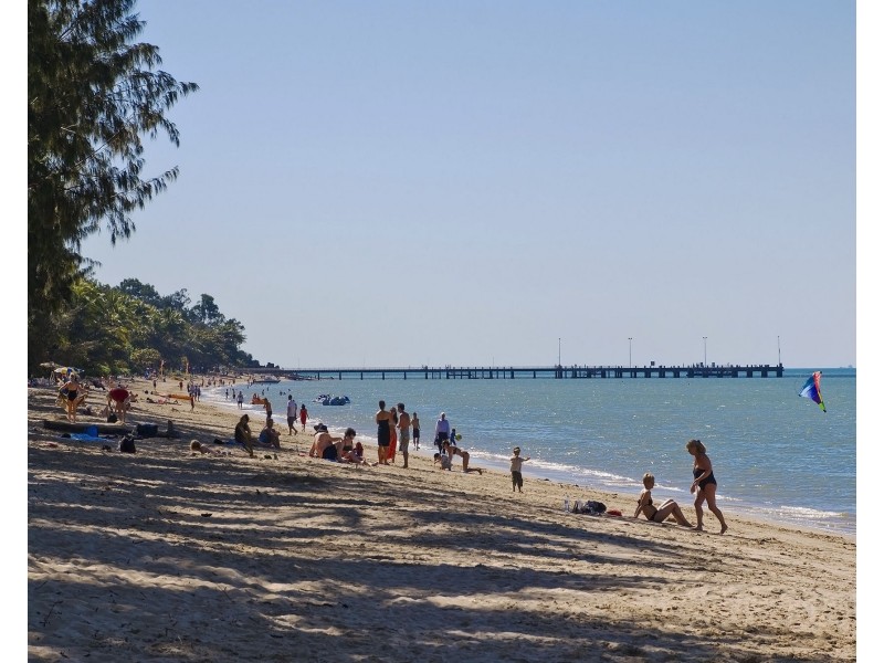 16 Alamanda Beachfront St, Palm Cove QLD 4879