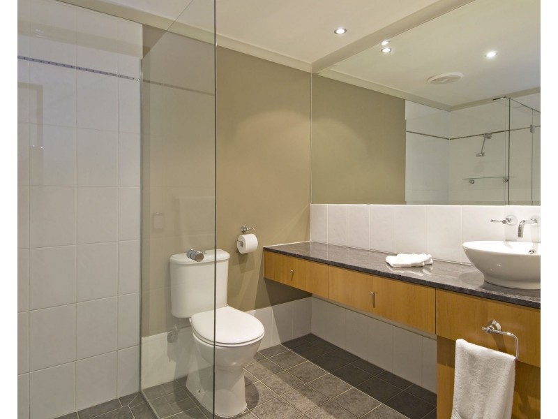 16 Alamanda Beachfront St, Palm Cove QLD 4879