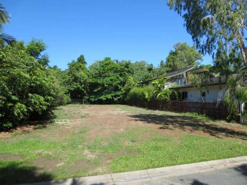 L12 “Beachfront Mirage” Port Douglas Road, Port Douglas QLD 4877
