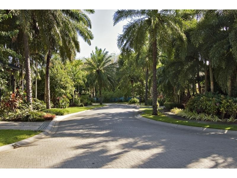 L12 “Beachfront Mirage” Port Douglas Road, Port Douglas QLD 4877