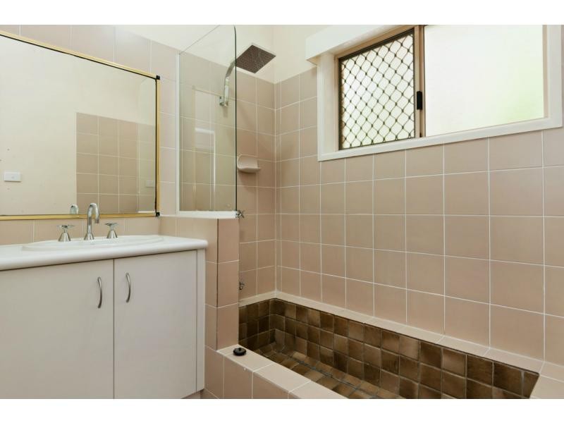 9 Toll Gate Road, Oak Beach QLD 4877