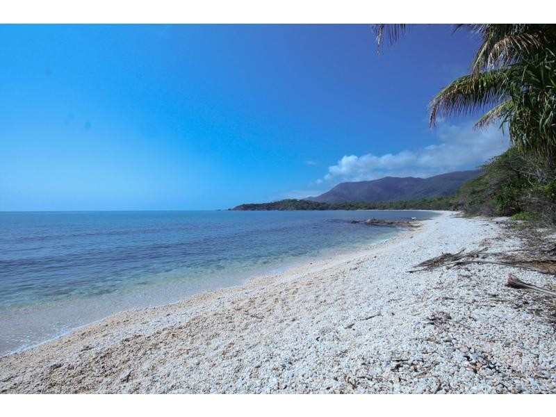 9 Toll Gate Road, Oak Beach QLD 4877