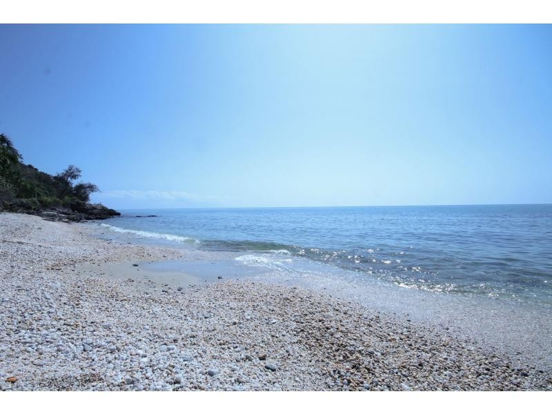 9 Toll Gate Road, Oak Beach QLD 4877