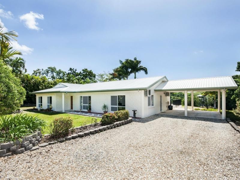 21 Reynolds Road, Oak Beach QLD 4877