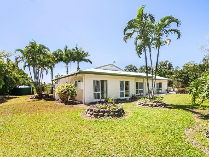 21 Reynolds Road, Oak Beach QLD 4877