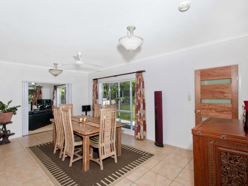 21 Reynolds Road, Oak Beach QLD 4877