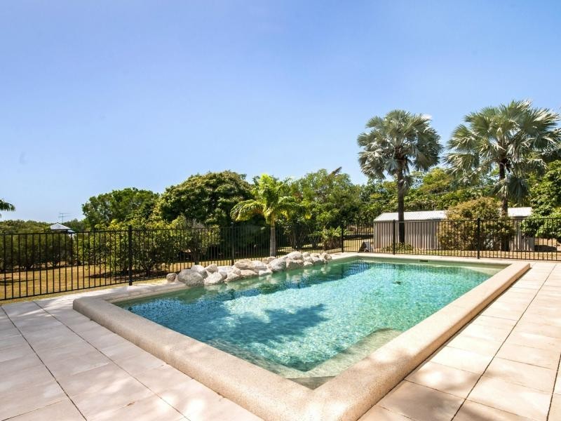 21 Reynolds Road, Oak Beach QLD 4877