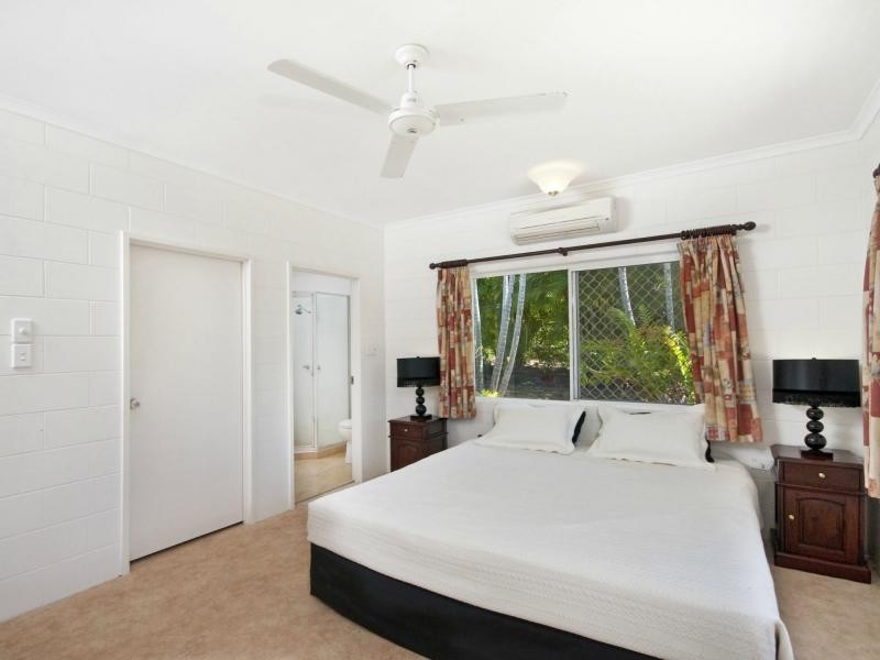 21 Reynolds Road, Oak Beach QLD 4877