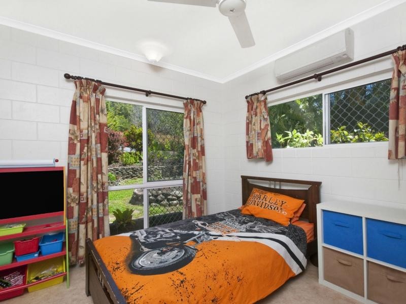 21 Reynolds Road, Oak Beach QLD 4877