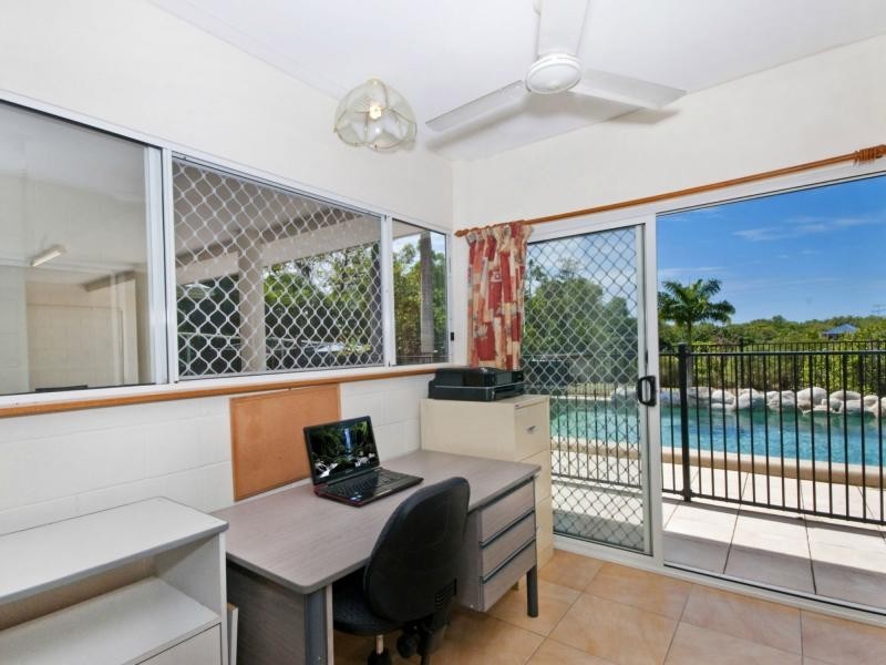 21 Reynolds Road, Oak Beach QLD 4877