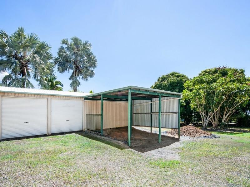 21 Reynolds Road, Oak Beach QLD 4877