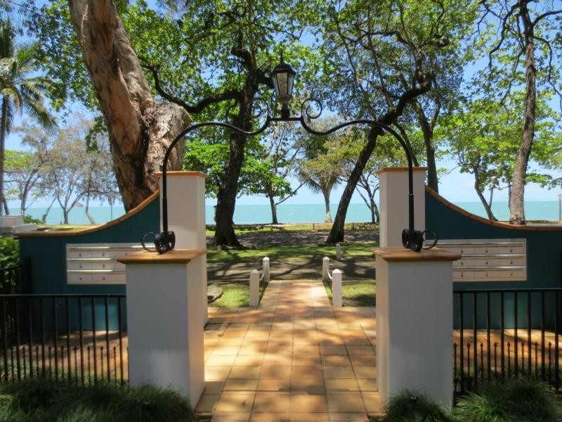 17/111 Williams Esplanade, Palm Cove QLD 4879