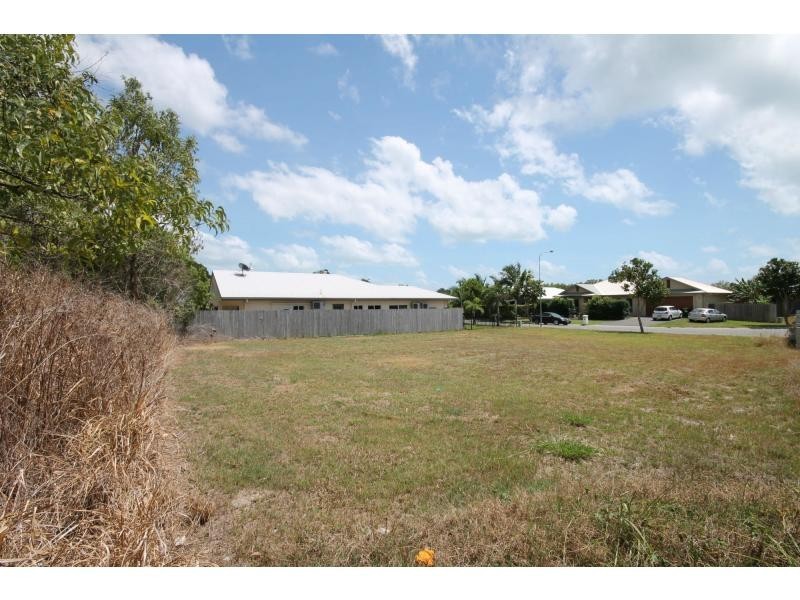 17 Dulku Close, Craiglie QLD 4877