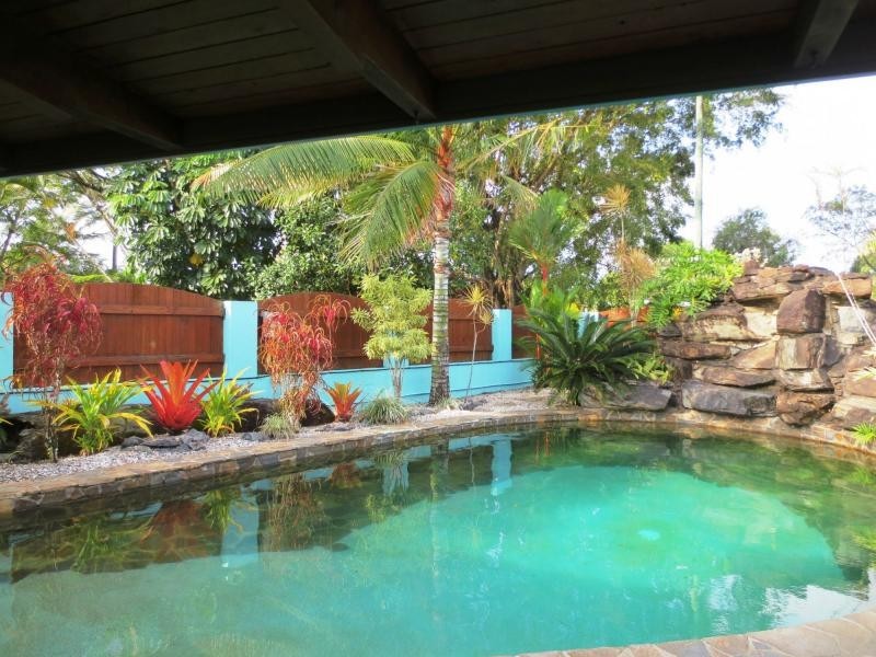 21 Maxwell Street, Mossman QLD 4873