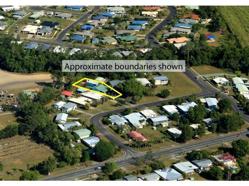 21 Maxwell Street, Mossman QLD 4873