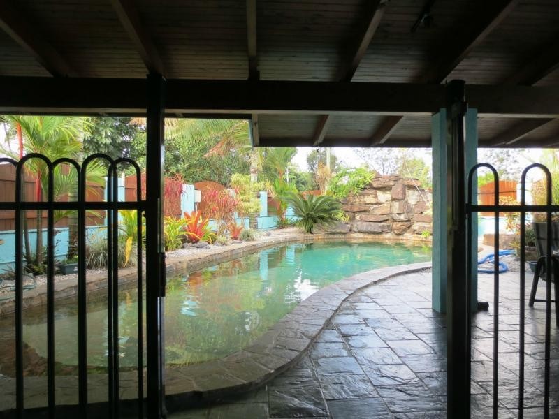 21 Maxwell Street, Mossman QLD 4873