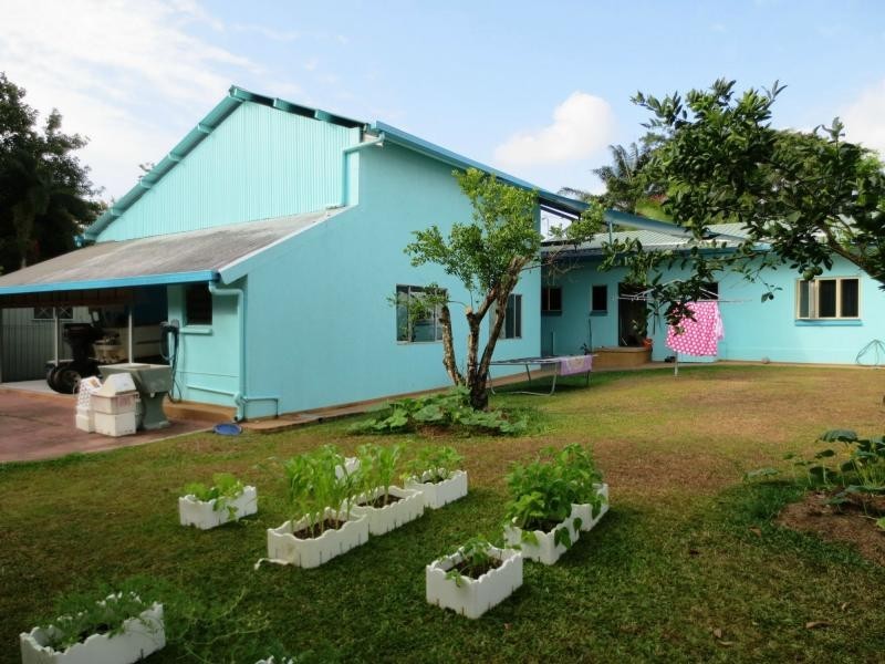 21 Maxwell Street, Mossman QLD 4873