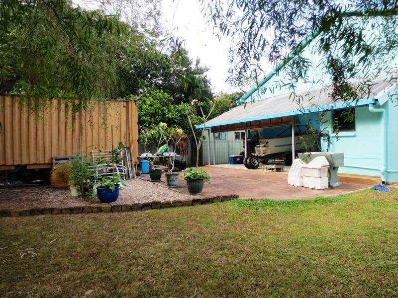 21 Maxwell Street, Mossman QLD 4873