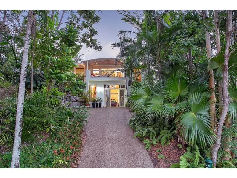 3 Oliva Street, Palm Cove QLD 4879