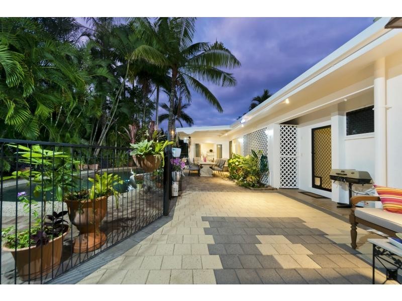 3 Oliva Street, Palm Cove QLD 4879