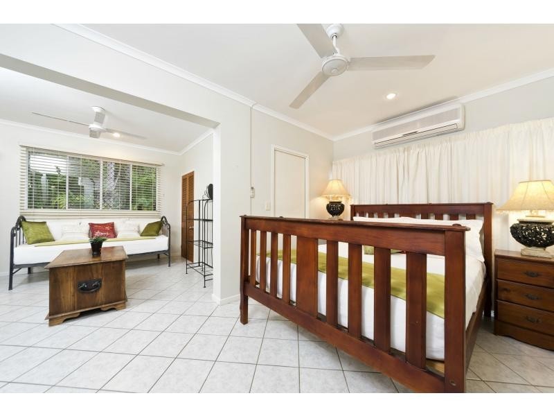 3 Oliva Street, Palm Cove QLD 4879
