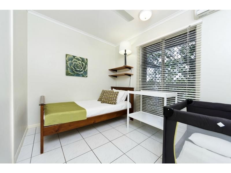 3 Oliva Street, Palm Cove QLD 4879