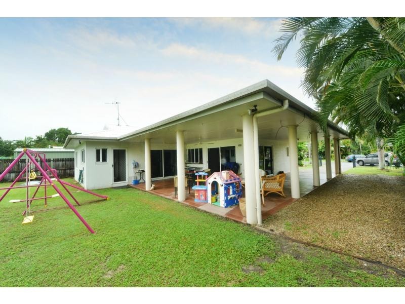 8 Shalom Close, Cooya Beach QLD 4873