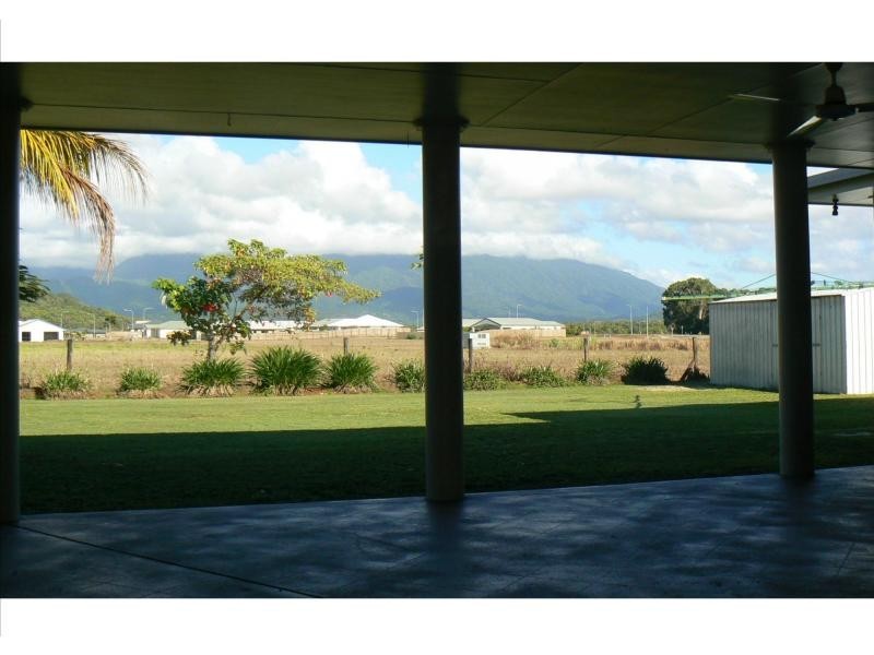 8 Shalom Close, Cooya Beach QLD 4873