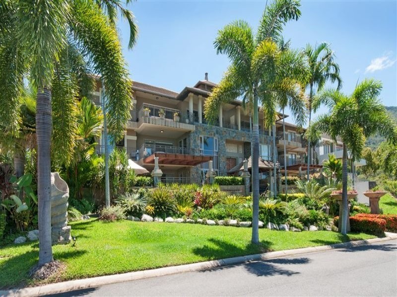 Villa 10/11 ‘Santai’ Colonel Cummings Drive, Palm Cove QLD 4879