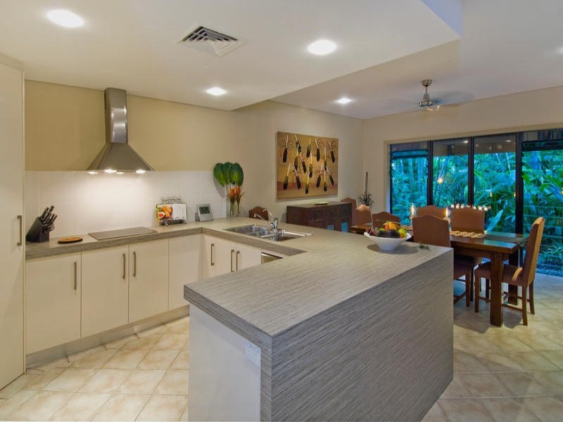 Villa 10/18-28 St Crispins Avenue, Port Douglas QLD 4877