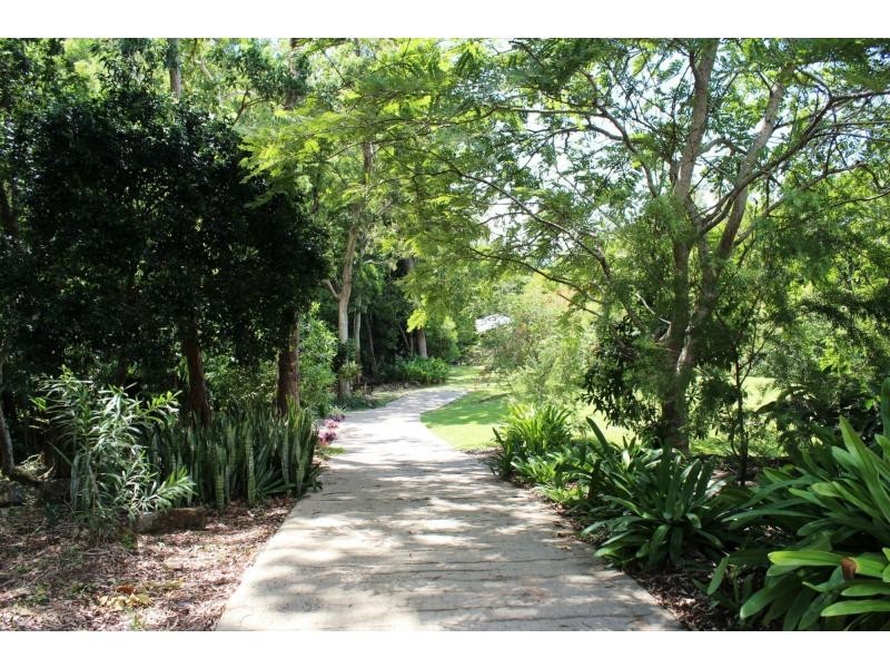 82 Reynolds Road, Oak Beach QLD 4877
