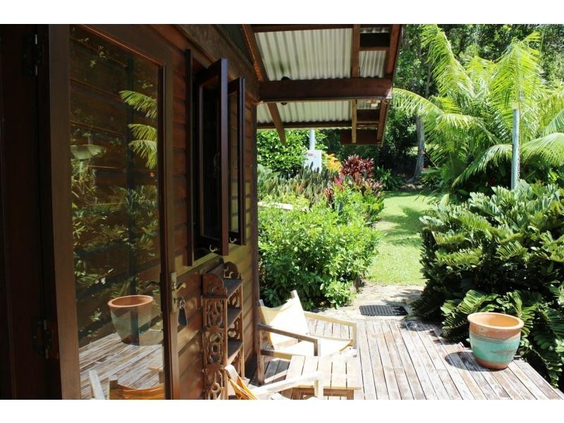 82 Reynolds Road, Oak Beach QLD 4877