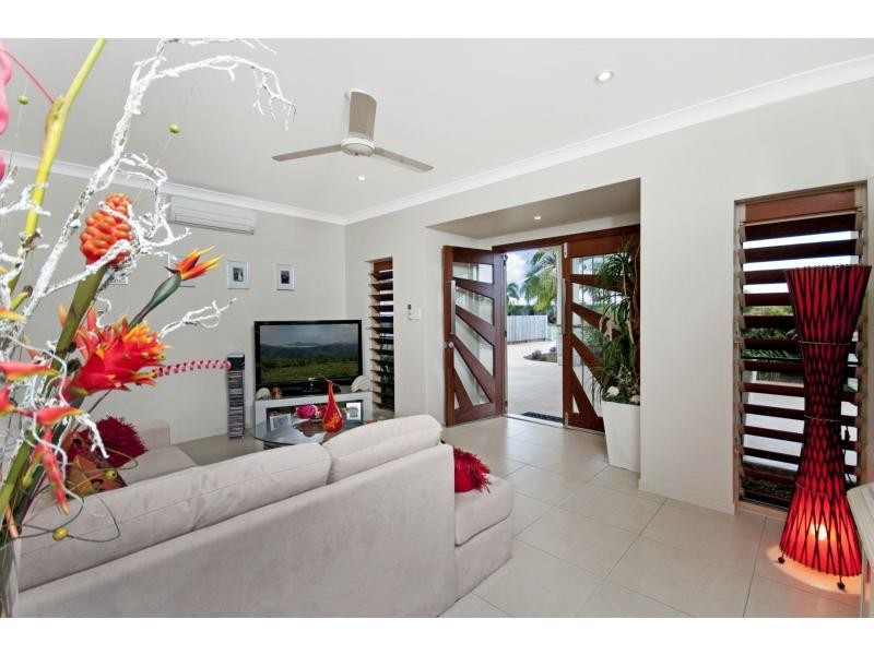 1 Bayil Drive, Cooya Beach QLD 4873