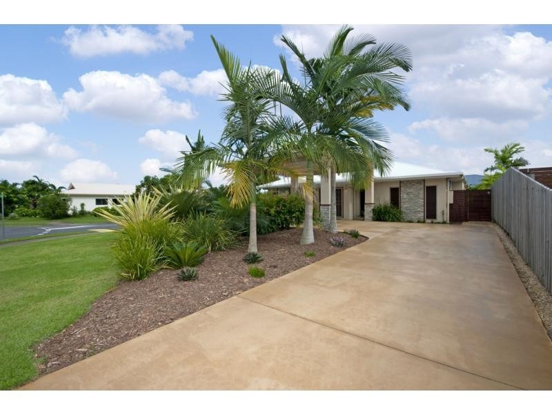 1 Bayil Drive, Cooya Beach QLD 4873