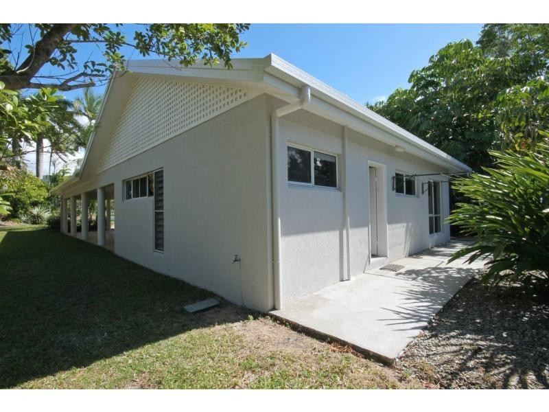 11 Endeavour St, Port Douglas QLD 4877