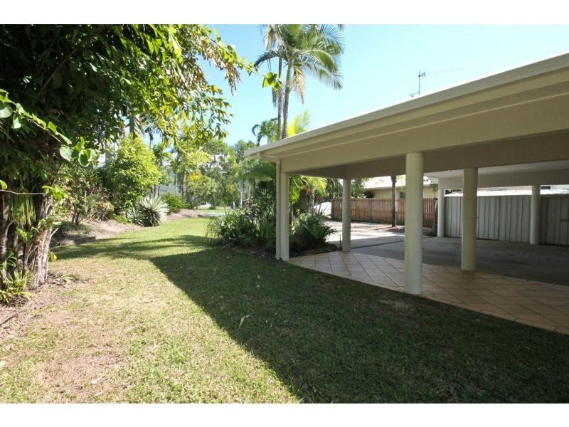 11 Endeavour St, Port Douglas QLD 4877