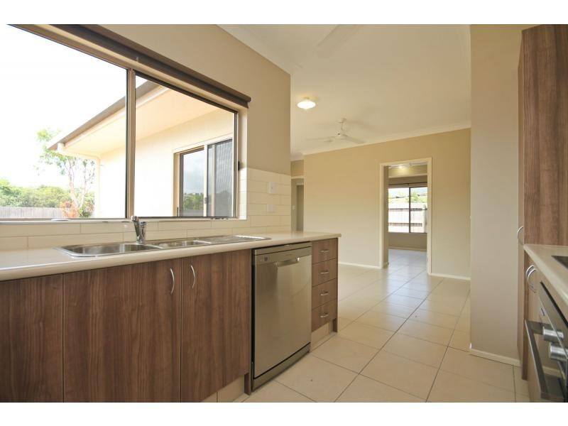 69 Snapper Island Drive, Wonga QLD 4873