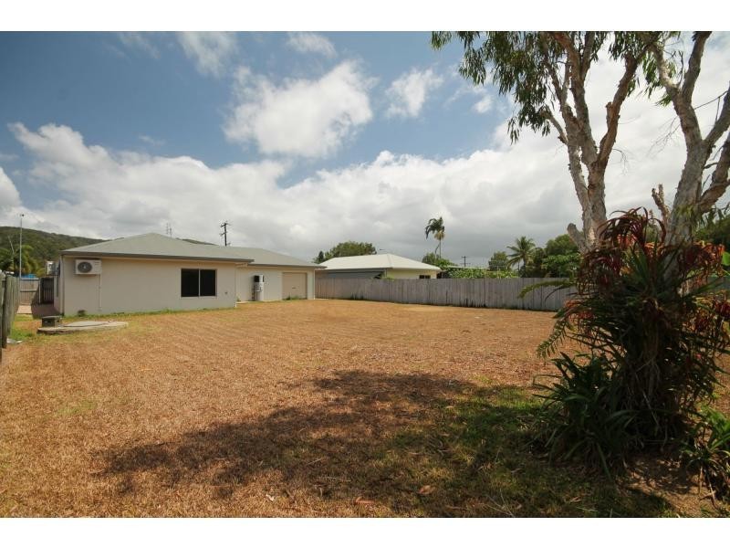 69 Snapper Island Drive, Wonga QLD 4873