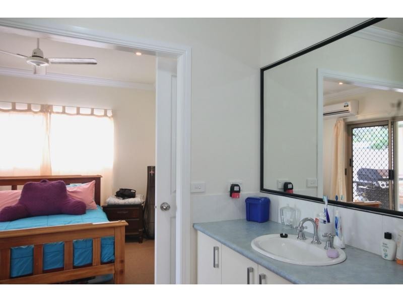 5 BILLFISH Close, Wonga QLD 4873