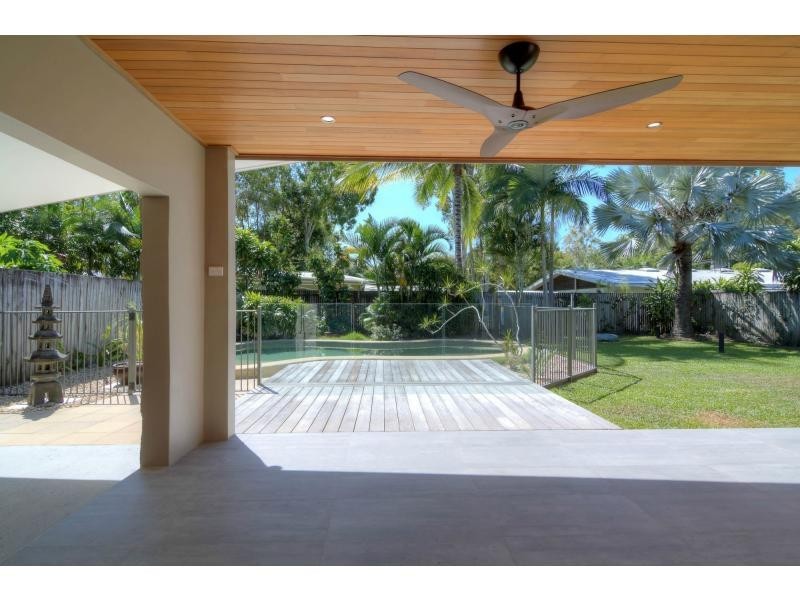 8 Seabrook Avenue, Port Douglas QLD 4877
