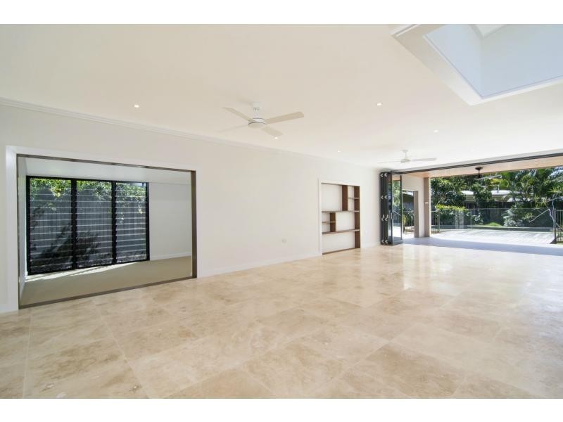 8 Seabrook Avenue, Port Douglas QLD 4877
