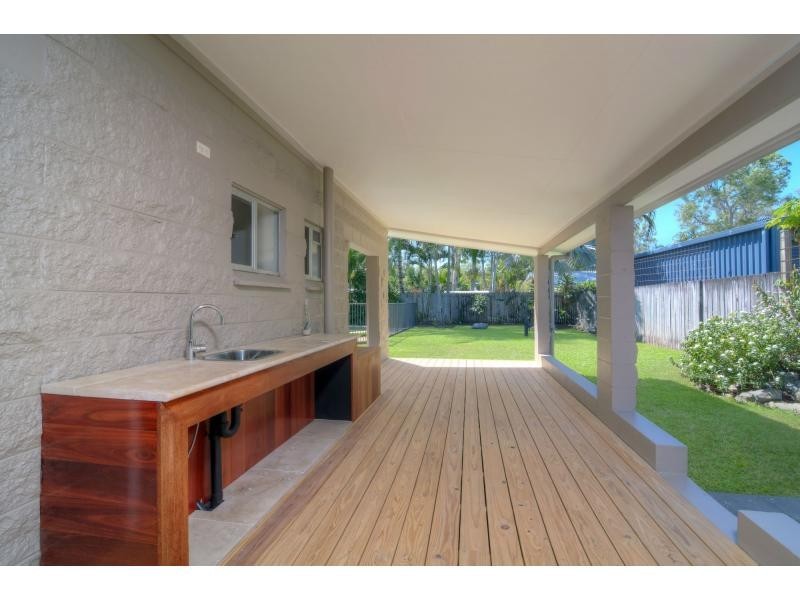 8 Seabrook Avenue, Port Douglas QLD 4877