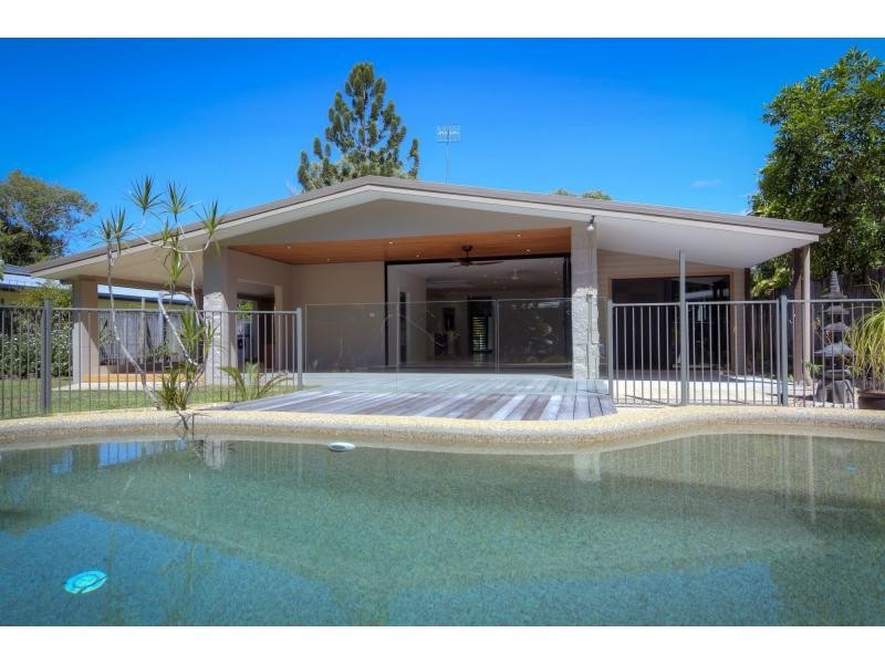 8 Seabrook Avenue, Port Douglas QLD 4877