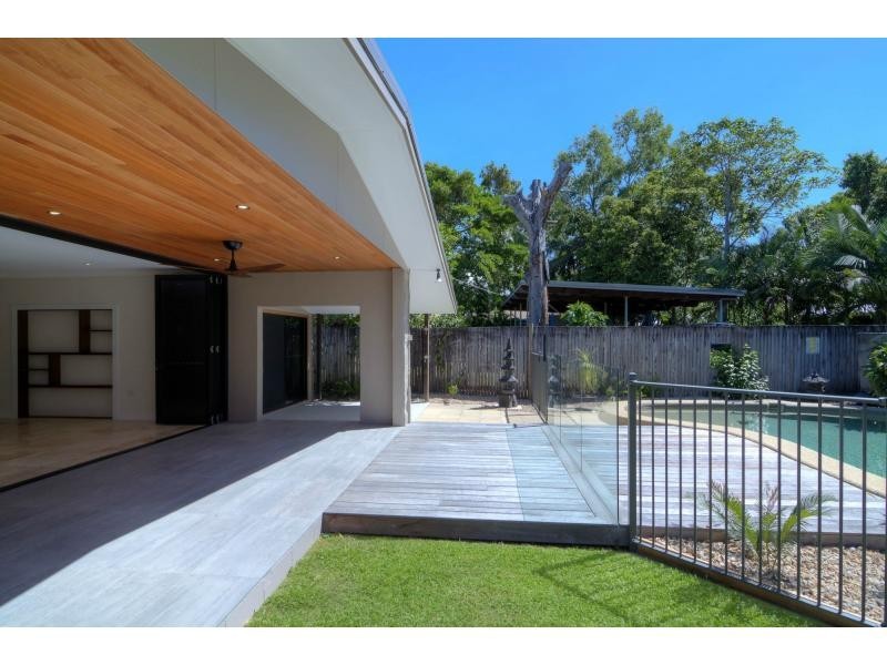 8 Seabrook Avenue, Port Douglas QLD 4877