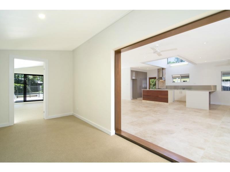 8 Seabrook Avenue, Port Douglas QLD 4877