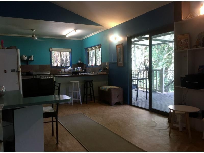 2 Hibiscus Court, Rocky Point QLD 4873
