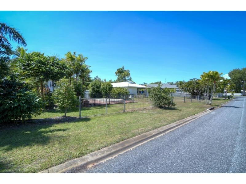 14 Endeavour Street, Port Douglas QLD 4877