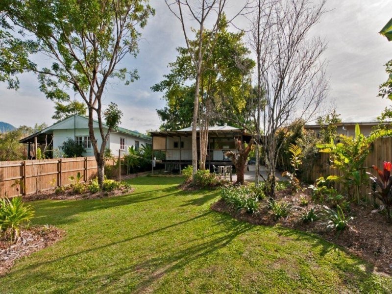 6 Crawford Street, Mossman QLD 4873