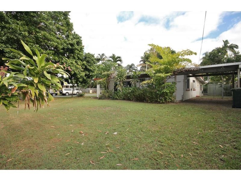 15 Nautilus Street, Port Douglas QLD 4877