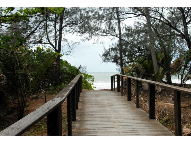 Lot 8 Cocos Palm ‘Beachfront Mirage’ Close, Port Douglas QLD 4877